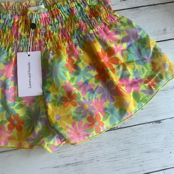 Lovers + Friends Flutter Shorts Women's XS
Floral Colorful Sheer Elastic NWT - Picture 2 of 9